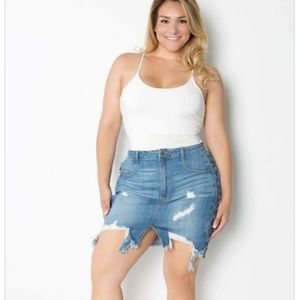 Distressed demin skirt